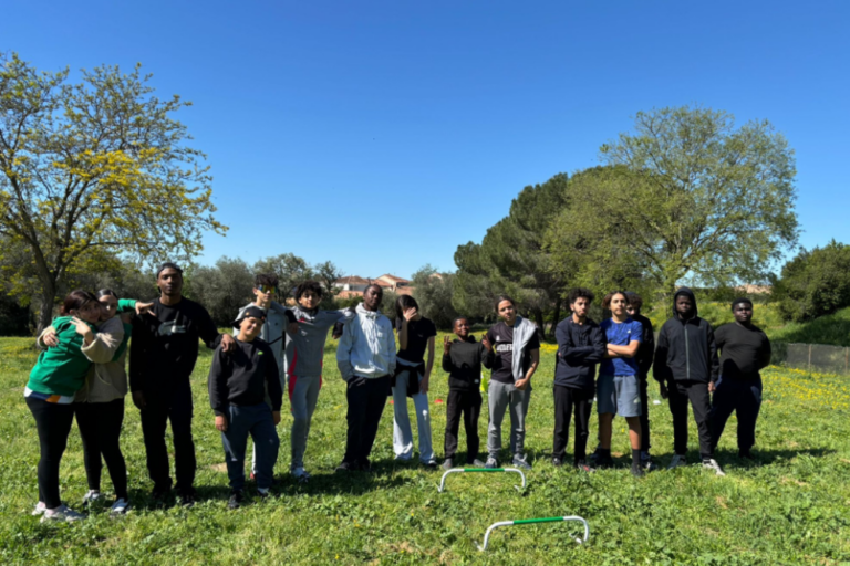Raid sportif avec des jeunes des structures Léo Lagrange Animation en PACA
