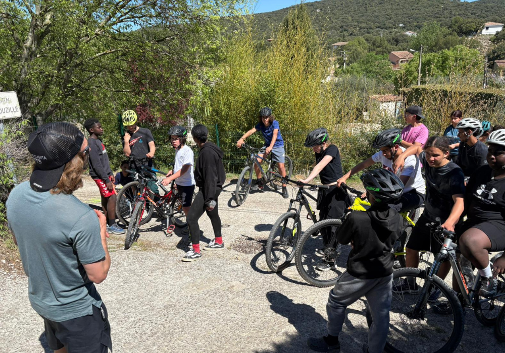 Raid sportif avec des jeunes des structures Léo Lagrange Animation en PACA